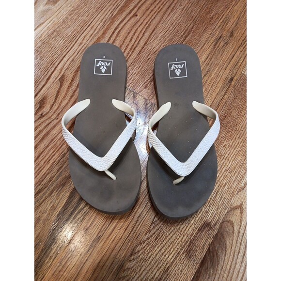 REEF WOMEN's SIZE 9 FLIP FLOPS, TAUPE‎ & METALIC WHITE - Picture 1 of 7
